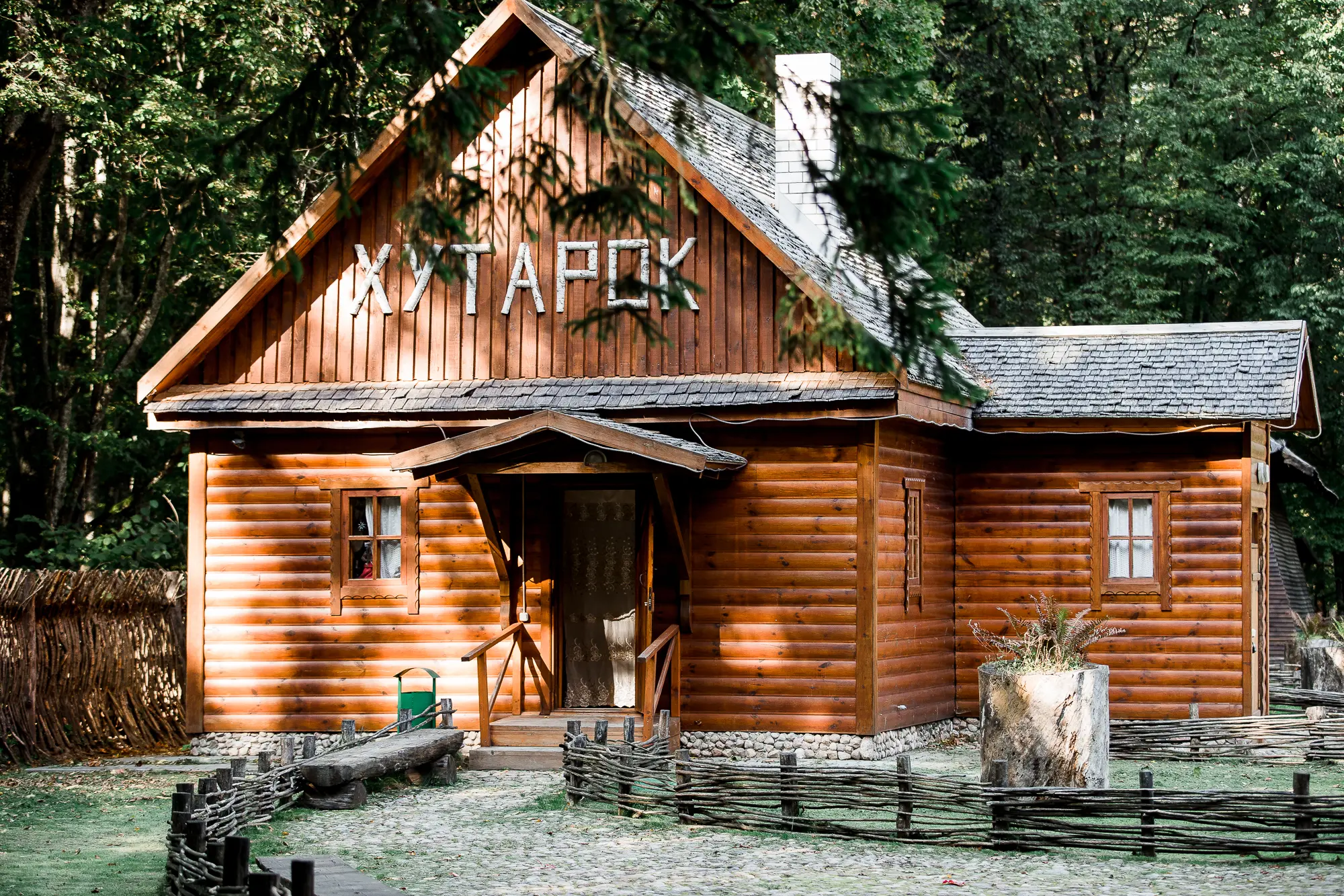 Музей простоты и мудрости: эстетика функциональности народных предметов.