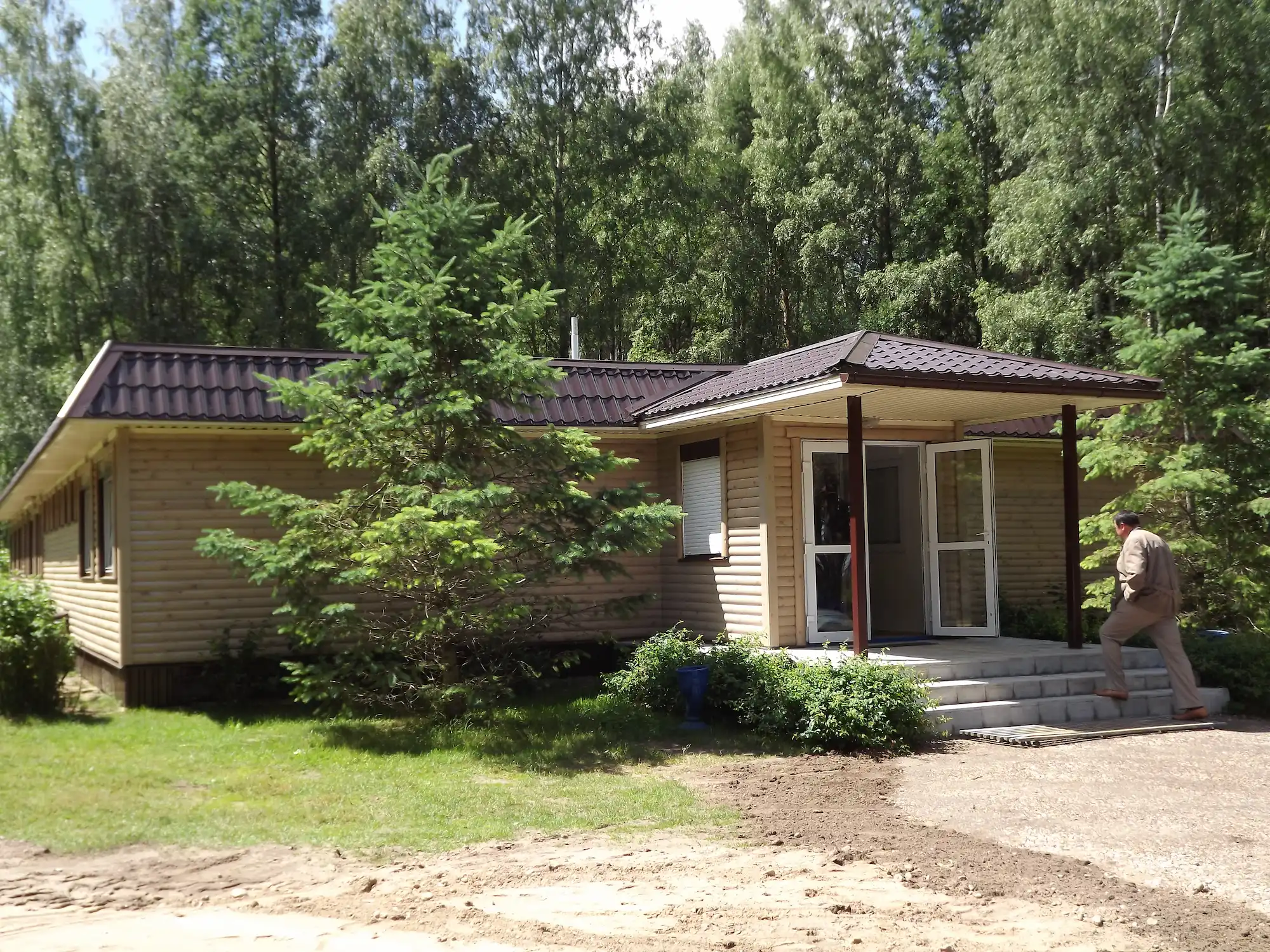 Модуль с ресепшен и услугами, автокемпинг «Нарочь».