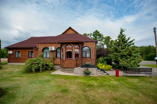 Sports equipment rental (Hunter's cabin)