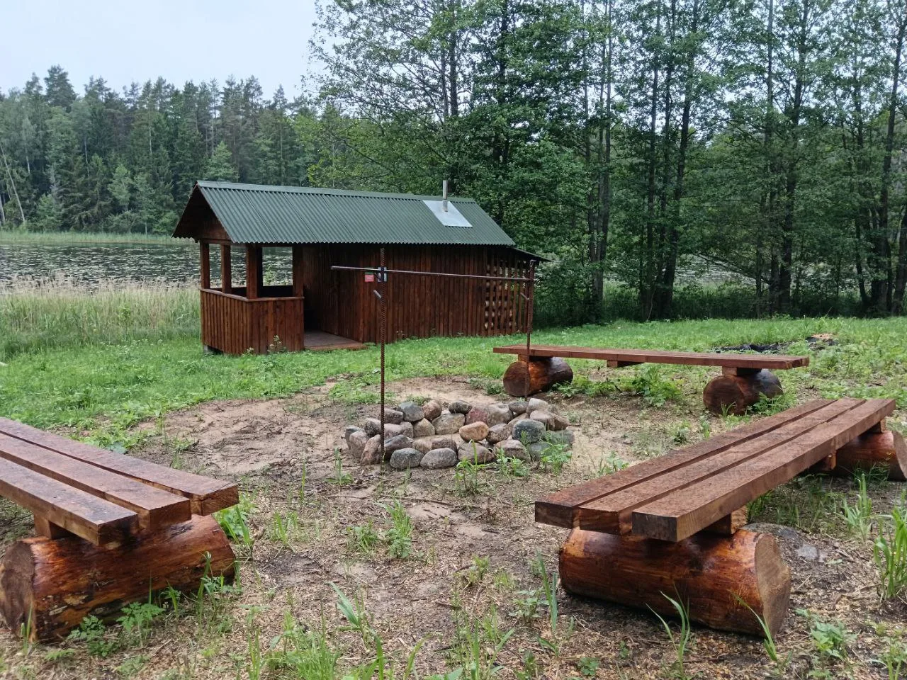 Семейный отдых на оборудованной стоянке «Загадка»: рыбалка, пешие походы