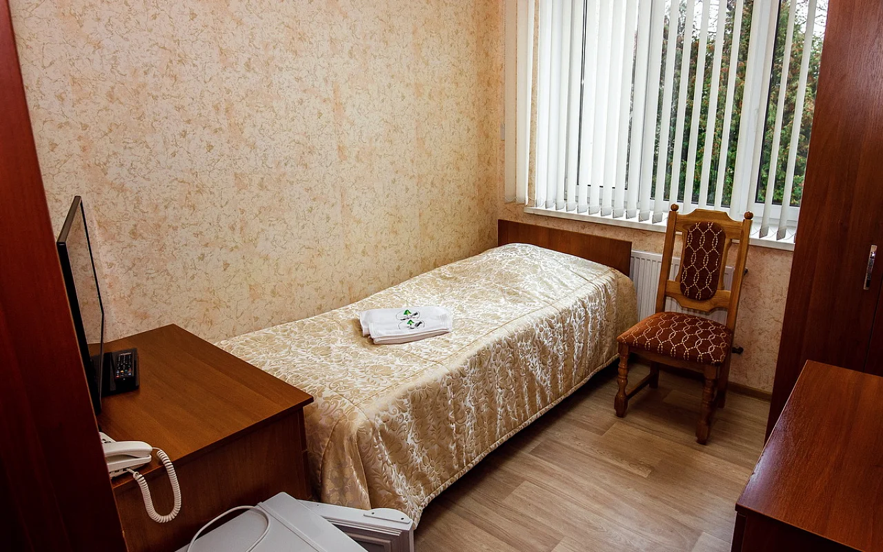 Компактная и уютная спальня для индивидуального проживания.